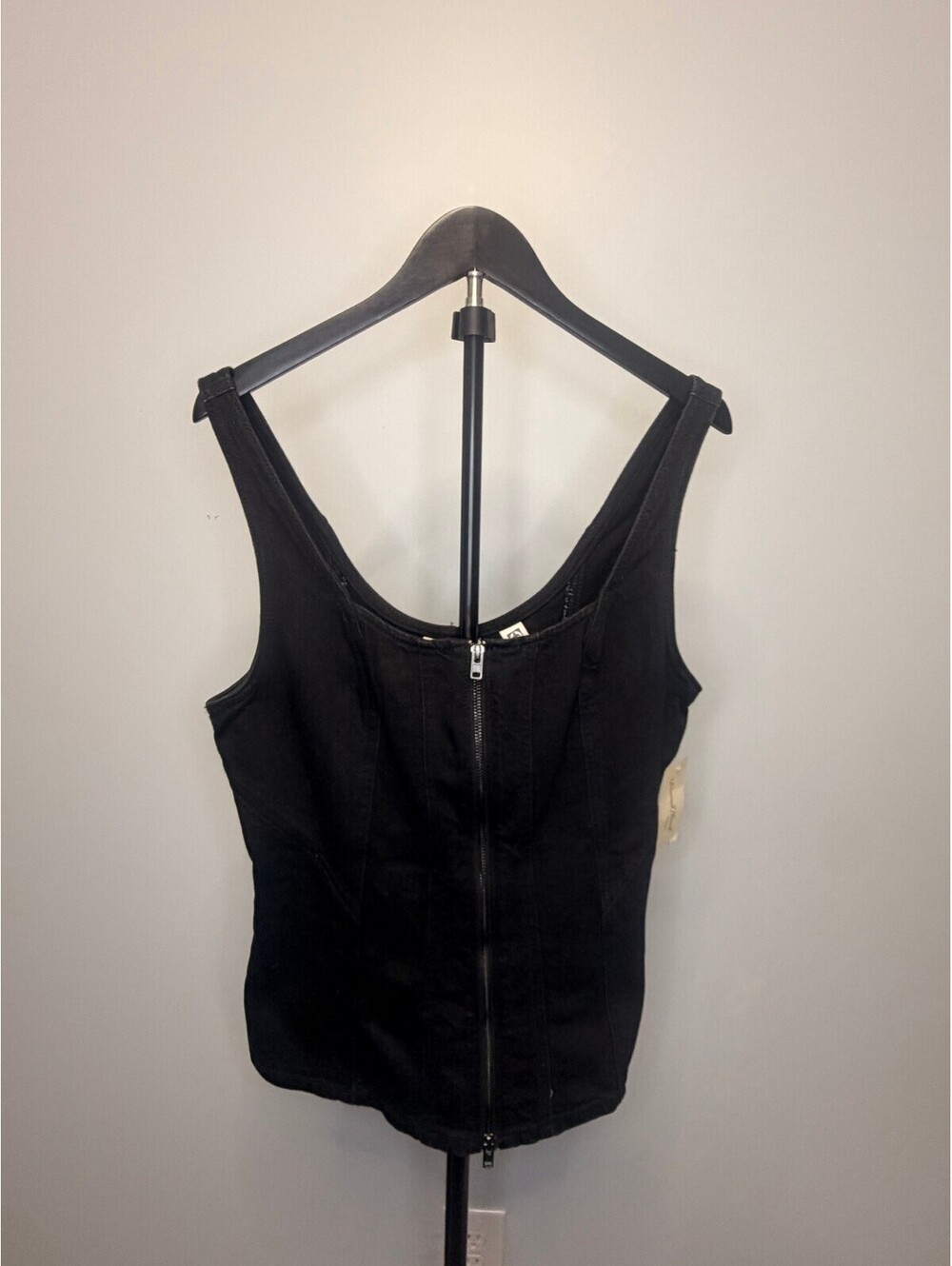 Universal Thread Black Sleeveless Zip-Up Top Size 8